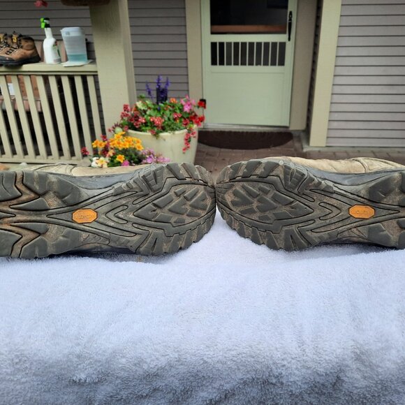 Vasque Day Hiking Boots - Mens 9 Wide - Picture 4 of 4